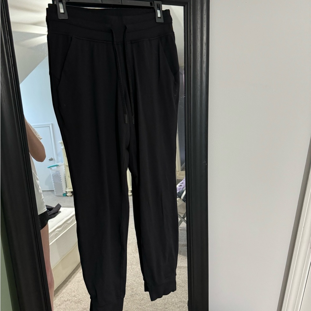 LULULEMON BLACK JOGGERS size 6